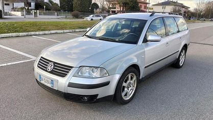 Usata VW Passat 131 CV (96 kW) 2001 Grigio Station wagon