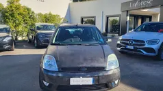 Nero pastello Usata 2003 Ford Fiesta Ambiente Due volumi | 1700 € (Buon prezzo)
