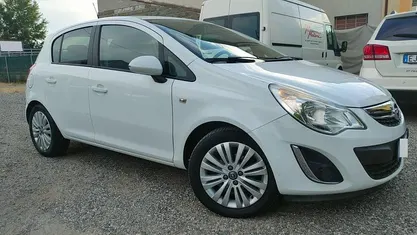 Usata Opel Corsa Cosmo 95 CV (69 kW) 2011 Utilitaria