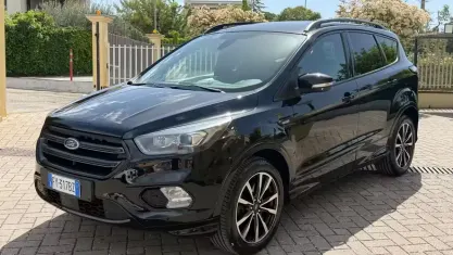 Usado Ford Kuga ST 150 CV (110 kW) 2019 Negro SUV