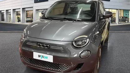 Usata Fiat 500e 86 kW (118 CV) 2024 Blu Utilitaria