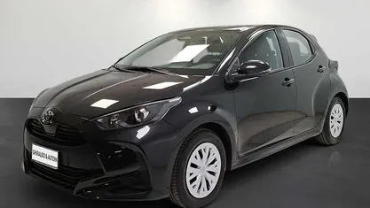 Usata Toyota Yaris Hybrid Active 116 CV (85 kW) 2025 Nero Utilitaria