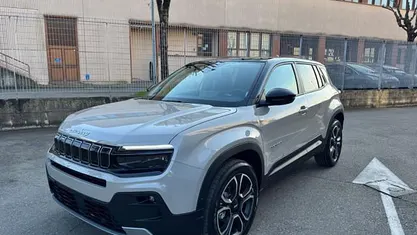 Ny Jeep Avenger Summit 101 HK (74 kW) 2025 Beige SUV