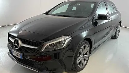 Usata 2017 Mercedes A180 Tre volumi | 14.900 € (Buon prezzo)