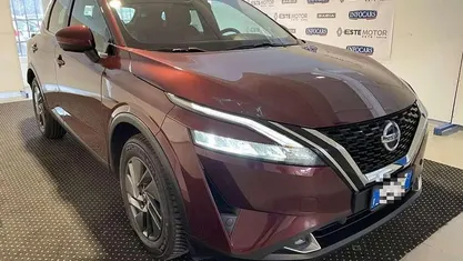 Bordeaux metallizzato Usata 2022 Nissan Qashqai SUV | 14.900 € (Super prezzo)