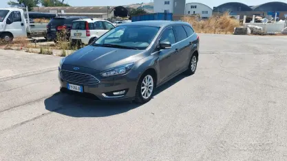 Usata Ford Focus Titanium 120 CV (88 kW) 2017 Grigio Station wagon