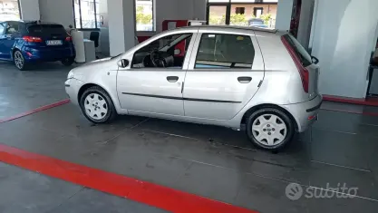Usata Fiat Punto 69 CV (50 kW) 2005 Grigio Utilitaria