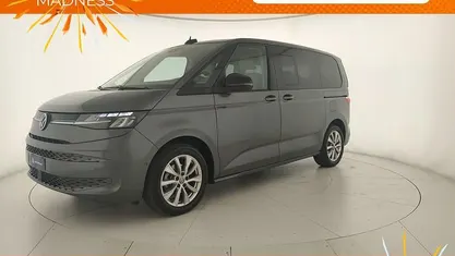 Usata VW Multivan Life 150 CV (110 kW) 2025 Grigio indium metallizzato Furgone