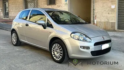 Usata Fiat Punto Street 69 CV (50 kW) 2015 Giallo Berlina