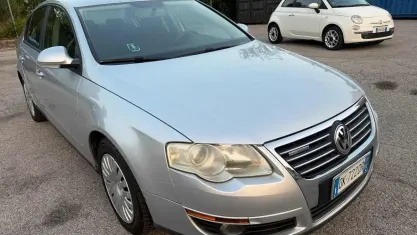 Usata VW Passat S 105 CV (77 kW) 2007 Grigio Berlina