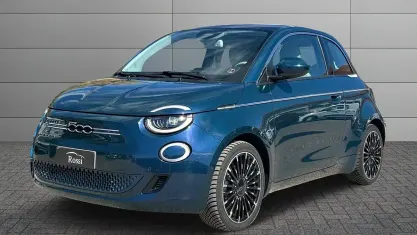 Usata Fiat 500e La Prima 86 kW (118 CV) 2021 Ocea green Berlina