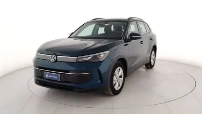 Käytetty VW Tiguan Life 150 HP (110 kW) 2025 Sininen Katumaasturi