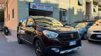 Usata Dacia Lodgy 109 CV (80 kW) 2017 Viola Monovolume