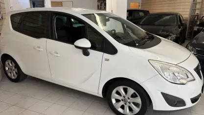 Usata Opel Meriva 75 CV (55 kW) 2013 Bianco Monovolume