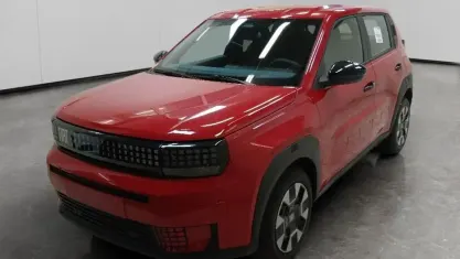 Nuova Fiat Grande Panda Business 110 CV (80 kW) 2025 Rosso Utilitaria