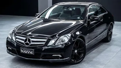Nero metallizzato Usata 2010 Mercedes E250 Avantgarde Coupé | 6999 € (Super prezzo)