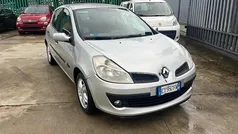Usata 2005 Renault Clio II Tre volumi | 1399 € (Buon prezzo)