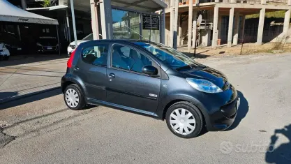 Usata Peugeot 107 68 CV (50 kW) 2007 Nero Utilitaria