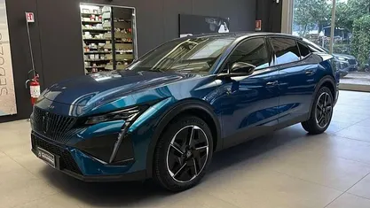 Blu/azzurro Nuova 2025 Peugeot 408 GT Tre volumi | 32.500 € (Buon prezzo)
