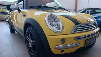 Usata Mini Cooper Coupé 116 CV (85 kW) 2003 Giallo Coupé