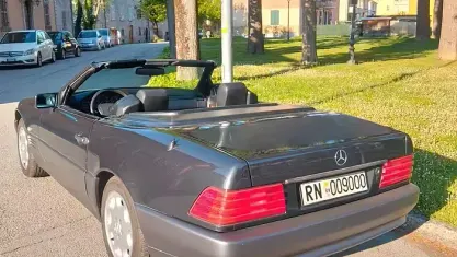 Usata Mercedes SL300 231 CV (169 kW) 1991 Nero Cabrio
