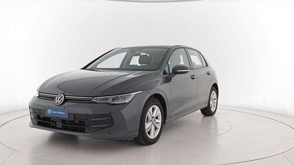 Usata VW Golf VIII Life 116 CV (85 kW) 2025 Dolphin grey metallizzato Berlina