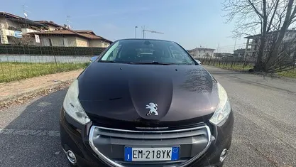 Usata Peugeot 208 Allure 92 CV (67 kW) 2013 Grigio Utilitaria