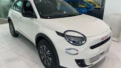 Bianco Nuova 2025 Fiat 600E Red SUV | 31.600 €