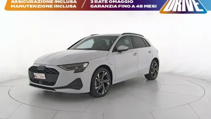 Usata Audi A3 Ambiente 204 CV (150 kW) 2025 Bianco ghiacciaio metallizzato Berlina