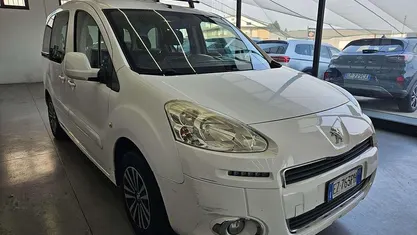 Usata Peugeot Partner Tepee Outdoor 92 CV (67 kW) 2015 Monovolume