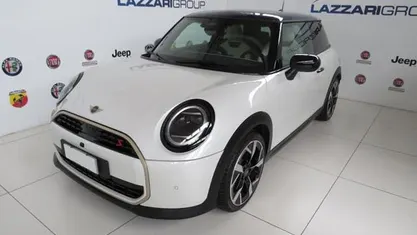 Usata Mini Cooper S Favoured 204 CV (150 kW) 2025 Bianco Utilitaria