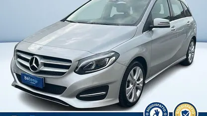 Usata Mercedes B180 109 CV (80 kW) 2018 Argento metallizzato Monovolume