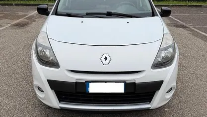Usata Renault Clio II 68 CV (50 kW) 2010 Berlina