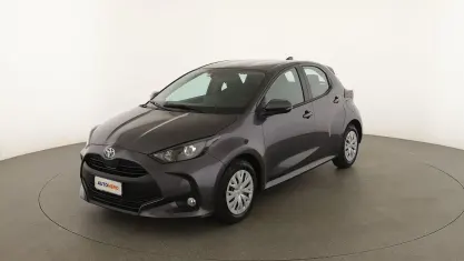 Usata Toyota Yaris Active 72 CV (52 kW) 2022 Grigio Utilitaria