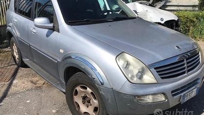 Usata SsangYong Rexton 165 CV (121 kW) 2007 Grigio SUV
