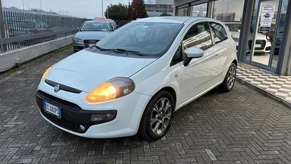 Usata Fiat Punto Evo Dynamic 75 CV (55 kW) 2010 Bianco Utilitaria