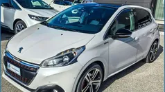 Bianco metallizzato Usata 2015 Peugeot 208 GT-line Due volumi | 10.500 € (Cara)