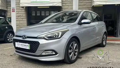 Usata Hyundai i20 84 CV (61 kW) 2015 Grigio Berlina
