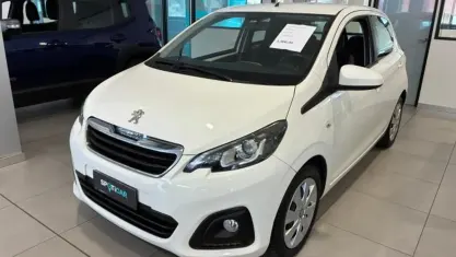 Usata Peugeot 108 Allure 82 CV (60 kW) 2016 Bianco pastello Utilitaria