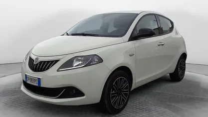 Usata 2023 Lancia Ypsilon Gold Due volumi | 12.900 € (Buon prezzo)