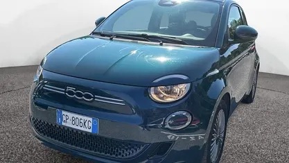Blu/azzurro Usata 2023 Fiat 500e Icon Tre volumi | 17.900 € (Buon prezzo)