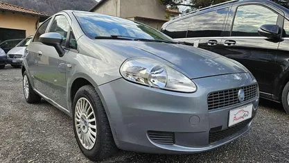 Usata Fiat Grande Punto Dynamic 95 CV (69 kW) 2006 Argento Utilitaria