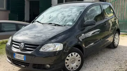 Usata VW Fox Trendline 60 CV (44 kW) 2011 Grigio Utilitaria