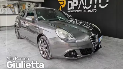 Usata Alfa Romeo Giulietta Veloce 105 CV (77 kW) 2013 Grigio Utilitaria