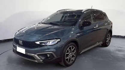 Usata Fiat Tipo Cross 101 CV (74 kW) 2021 Blu/azzurro Utilitaria