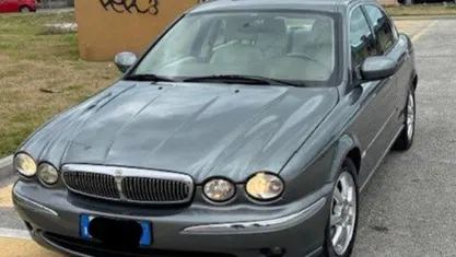 Grigio Usata 2004 Jaguar X-type Executive Tre volumi | 6500 € (Cara)