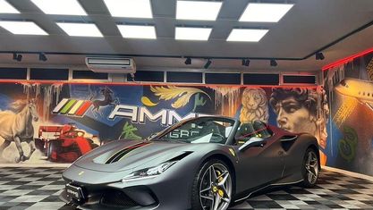 Usata Ferrari F8 721 CV (530 kW) 2022 Grigio Coupé