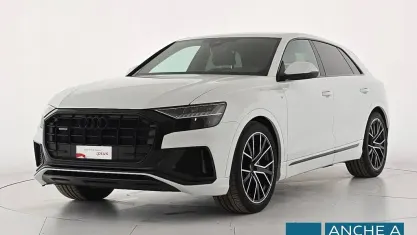 Usata Audi Q8 Sport 286 CV (210 kW) 2023 Bianco ghiaccio metallizzato SUV