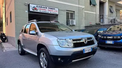 Usata Dacia Duster Lauréate 110 CV (80 kW) 2012 Grigio SUV