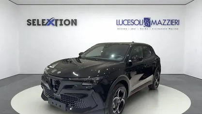 Nuova Alfa Romeo Junior Edizione Speciale 136 CV (100 kW) 2025 Nero SUV